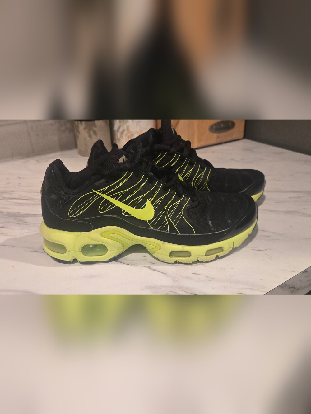 Nike Air Max Plus TN Black Volt Youth Size 6Y Tuned Air Sneakers Shoes EUC